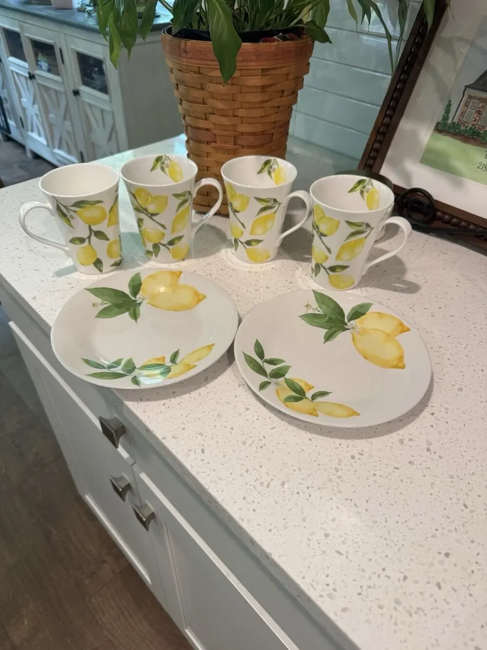 Set Of 4 Mikasa Lemons Bone China Mugs And 2 Royal Norfolk 7.5 Inch Lemon Plates